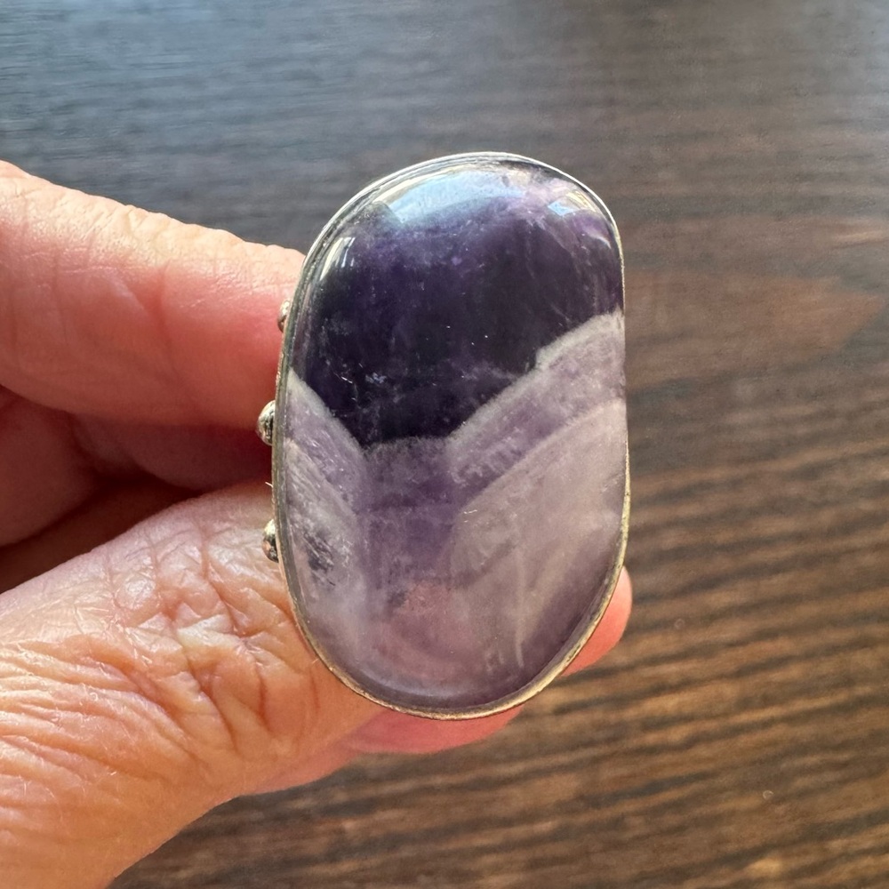 Large Statement Ring w/Purple Stone - sz 7